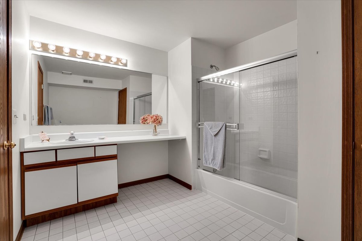 2434 Charleston Drive 2 Property Photo 13