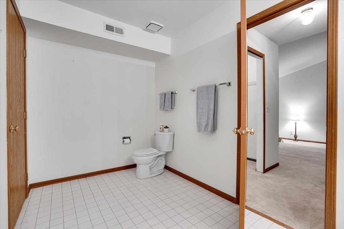2434 Charleston Drive 2 Property Photo 14