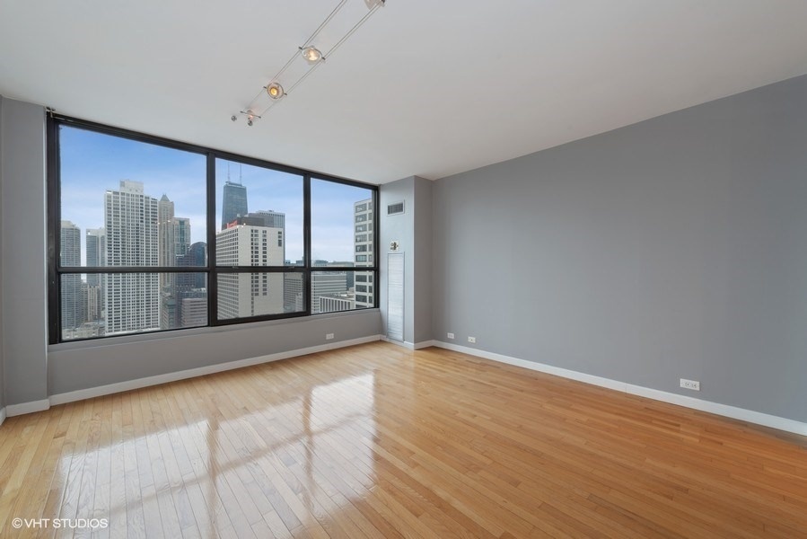 405 N Wabash Avenue 3401 Property Photo 2