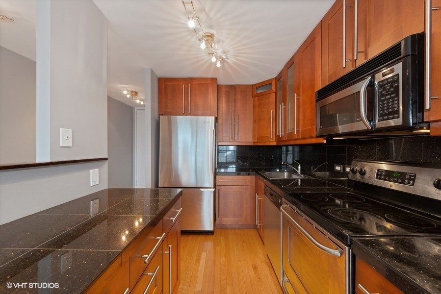 405 N Wabash Avenue 3401 Property Photo 4
