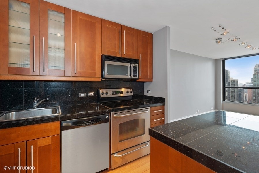 405 N Wabash Avenue 3401 Property Photo 5