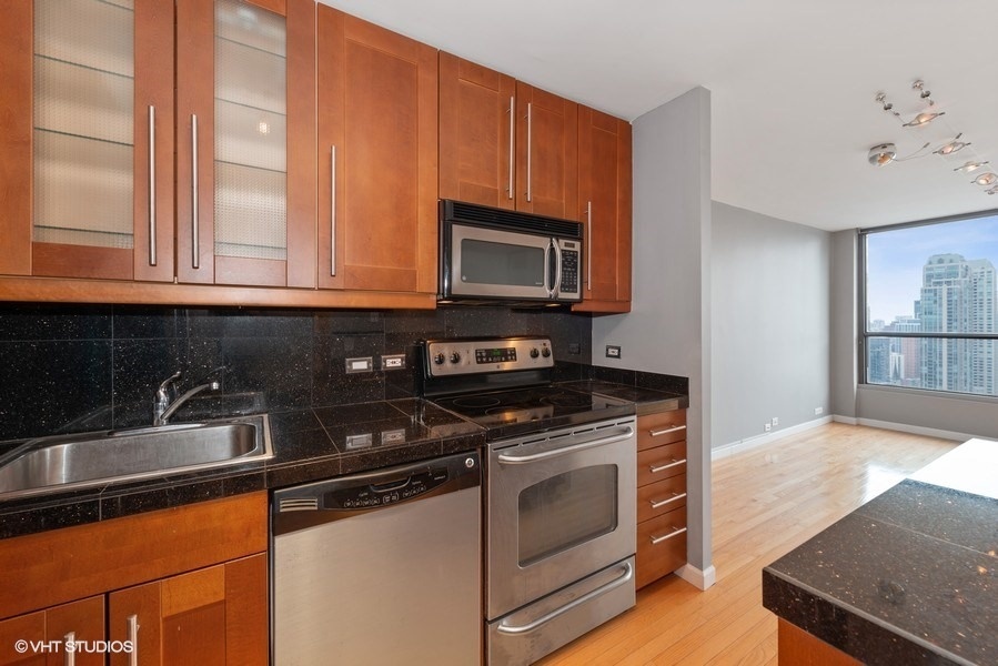 405 N Wabash Avenue 3401 Property Photo 6