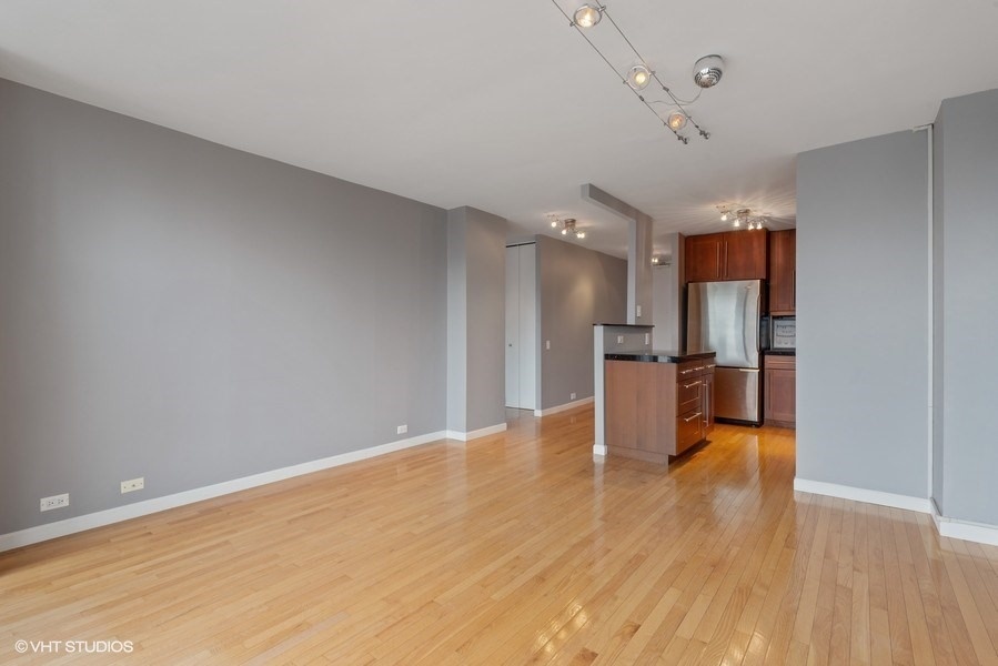 405 N Wabash Avenue 3401 Property Photo 8