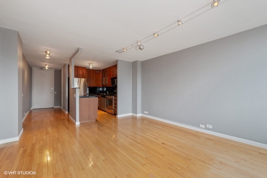405 N Wabash Avenue 3401 Property Photo 9