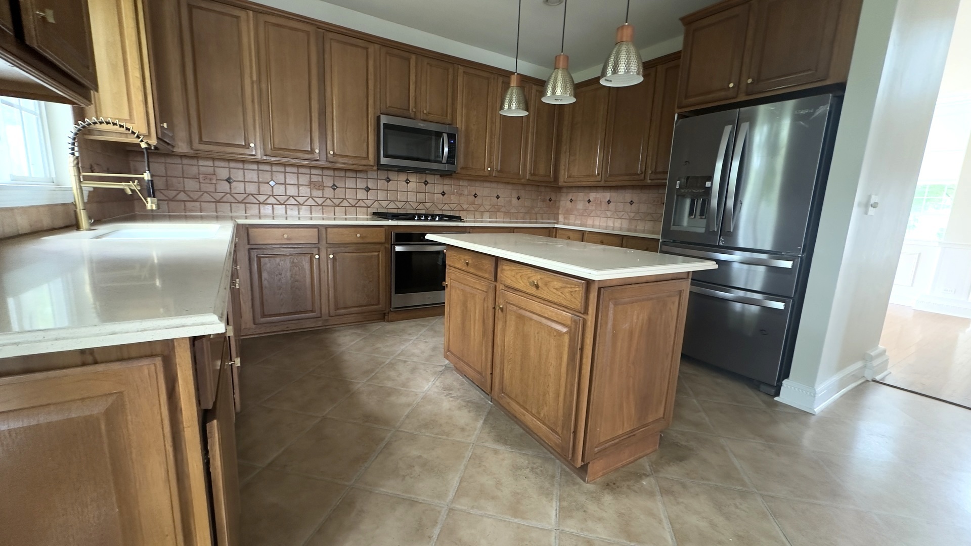 572 E Delgado Drive Property Photo 10