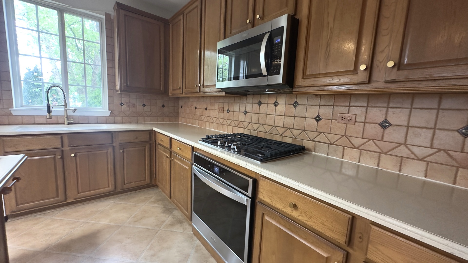 572 E Delgado Drive Property Photo 11