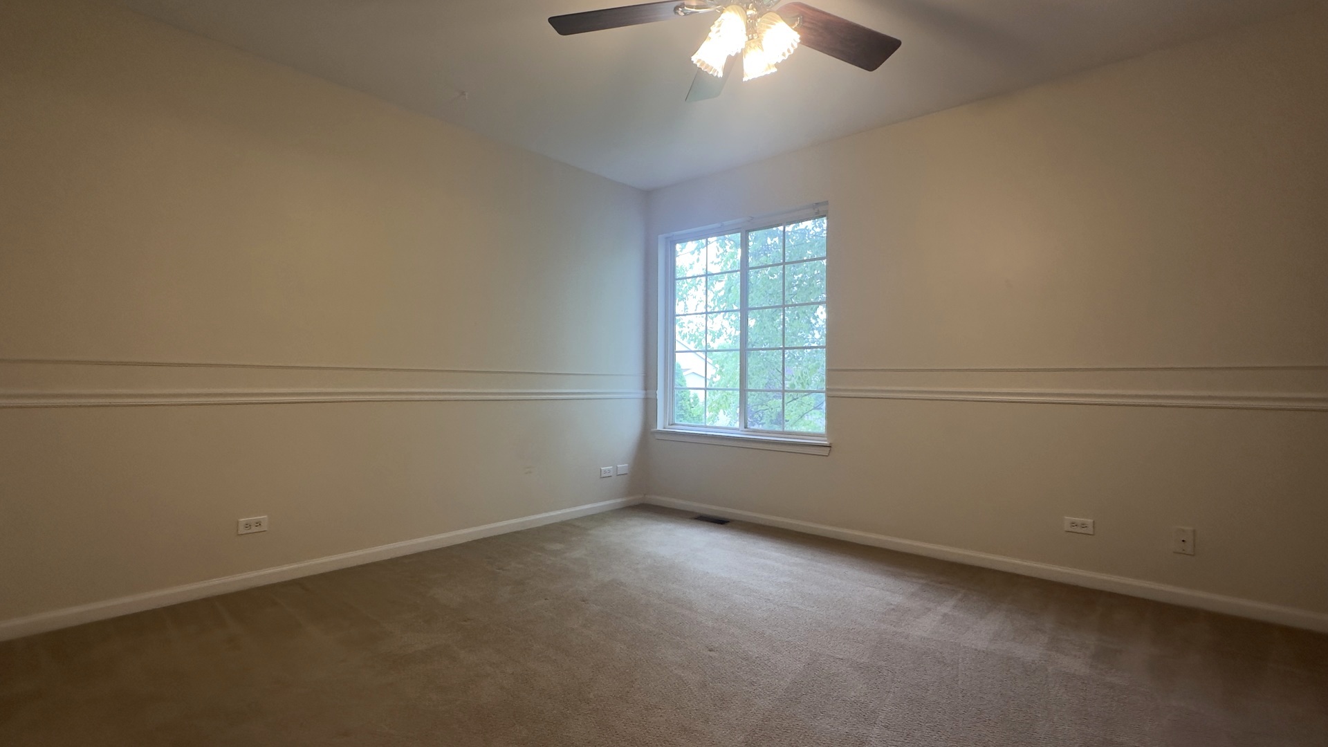 572 E Delgado Drive Property Photo 18
