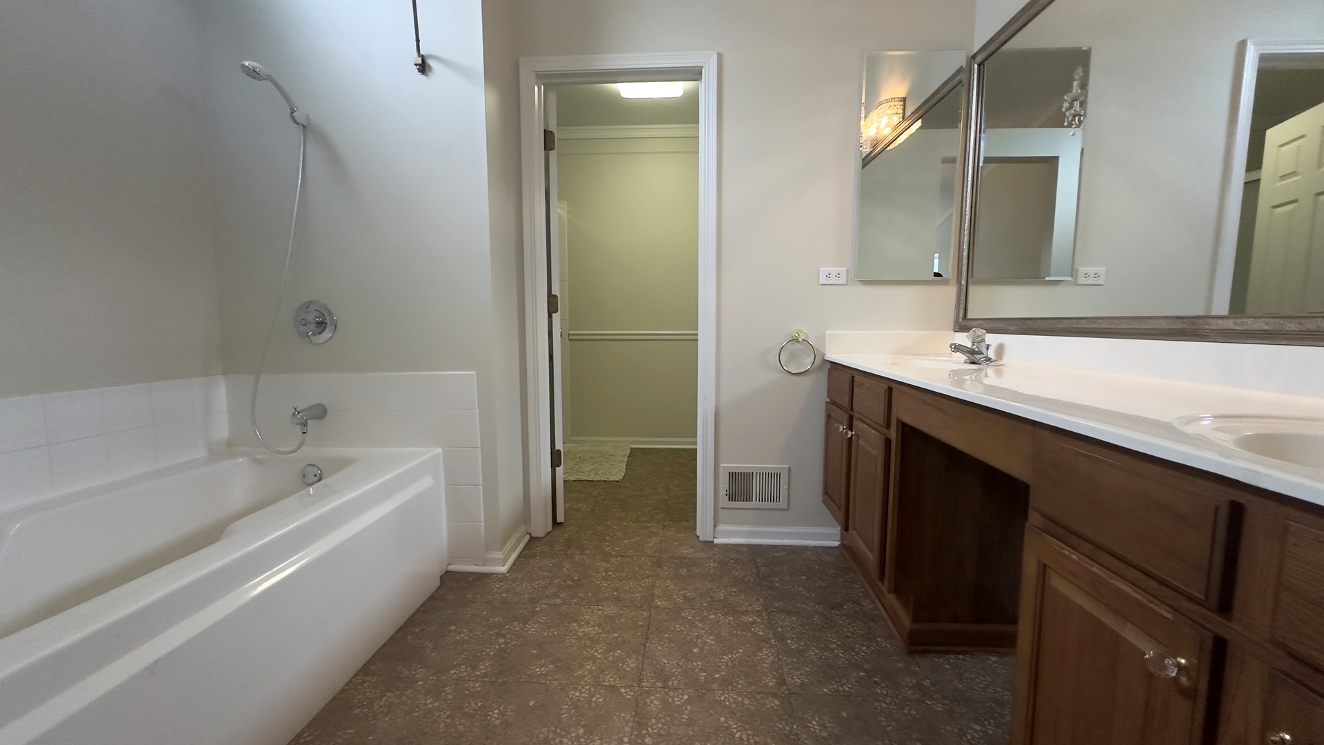 572 E Delgado Drive Property Photo 20