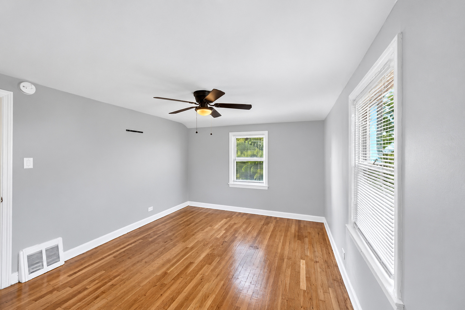 8831 S Eggleston Avenue Property Photo 6