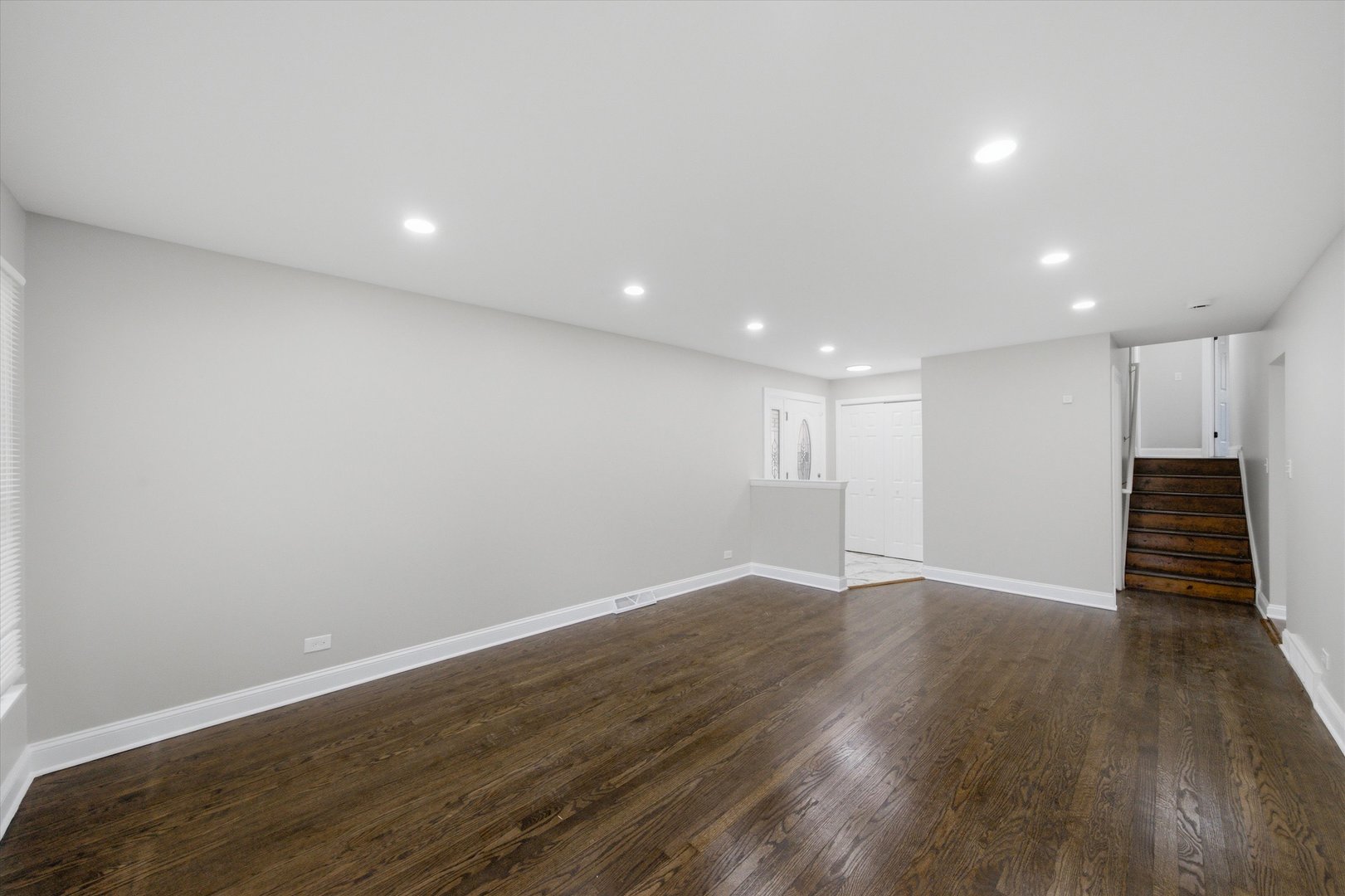 14737 Blackstone Avenue Property Photo 2