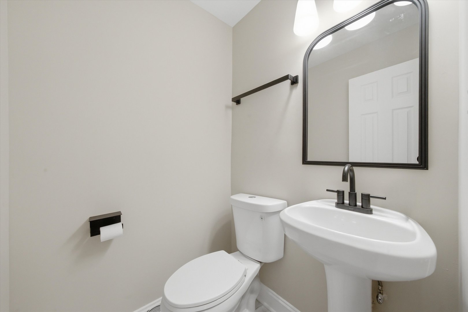 14737 Blackstone Avenue Property Photo 8