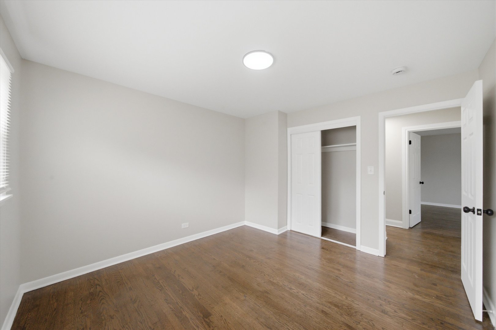 14737 Blackstone Avenue Property Photo 9