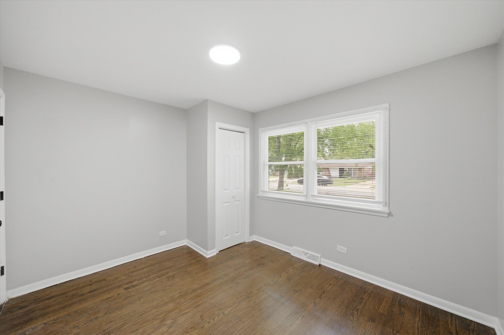 14737 Blackstone Avenue Property Photo 15