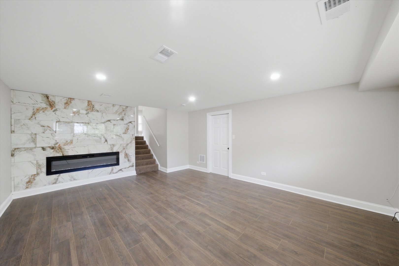 14737 Blackstone Avenue Property Photo 16