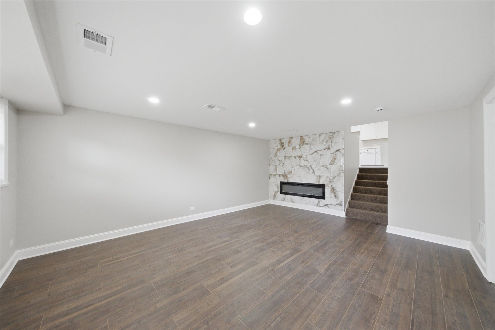 14737 Blackstone Avenue Property Photo 18