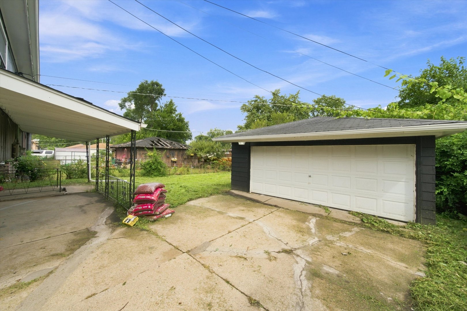 14737 Blackstone Avenue Property Photo 21