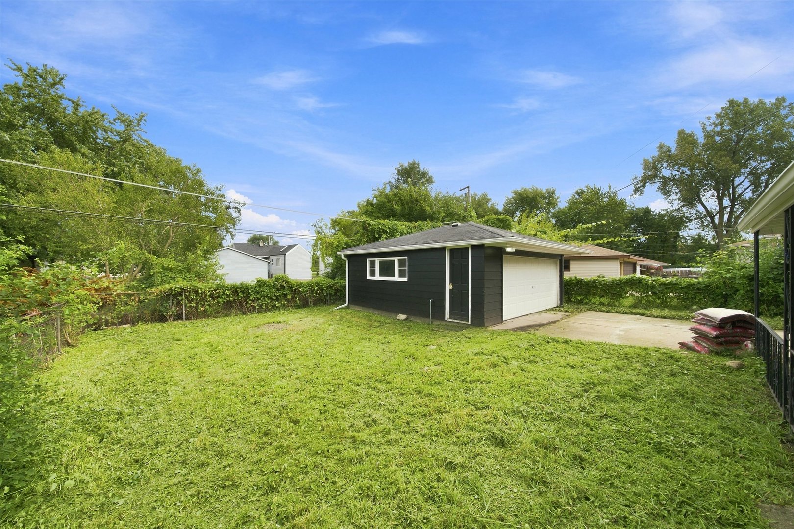 14737 Blackstone Avenue Property Photo 22