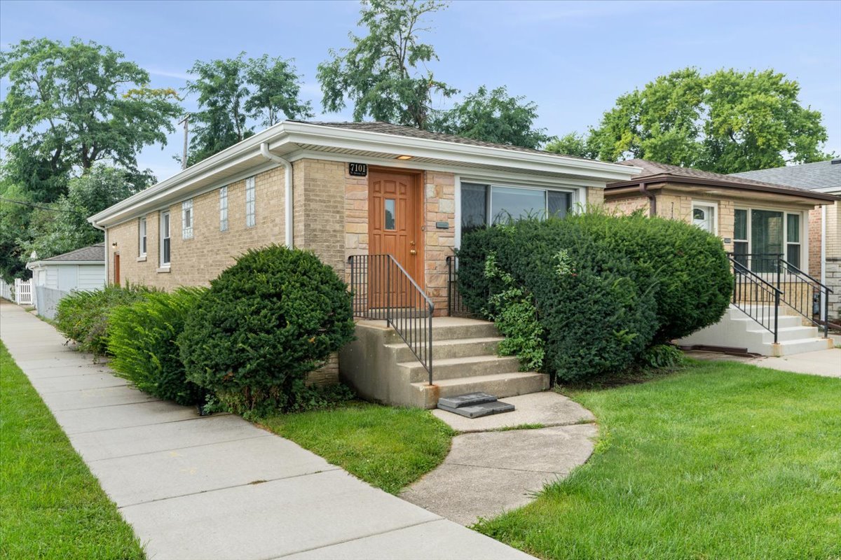 7101 W Devon Avenue Property Photo 2
