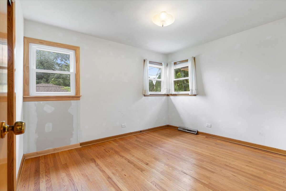 7101 W Devon Avenue Property Photo 11