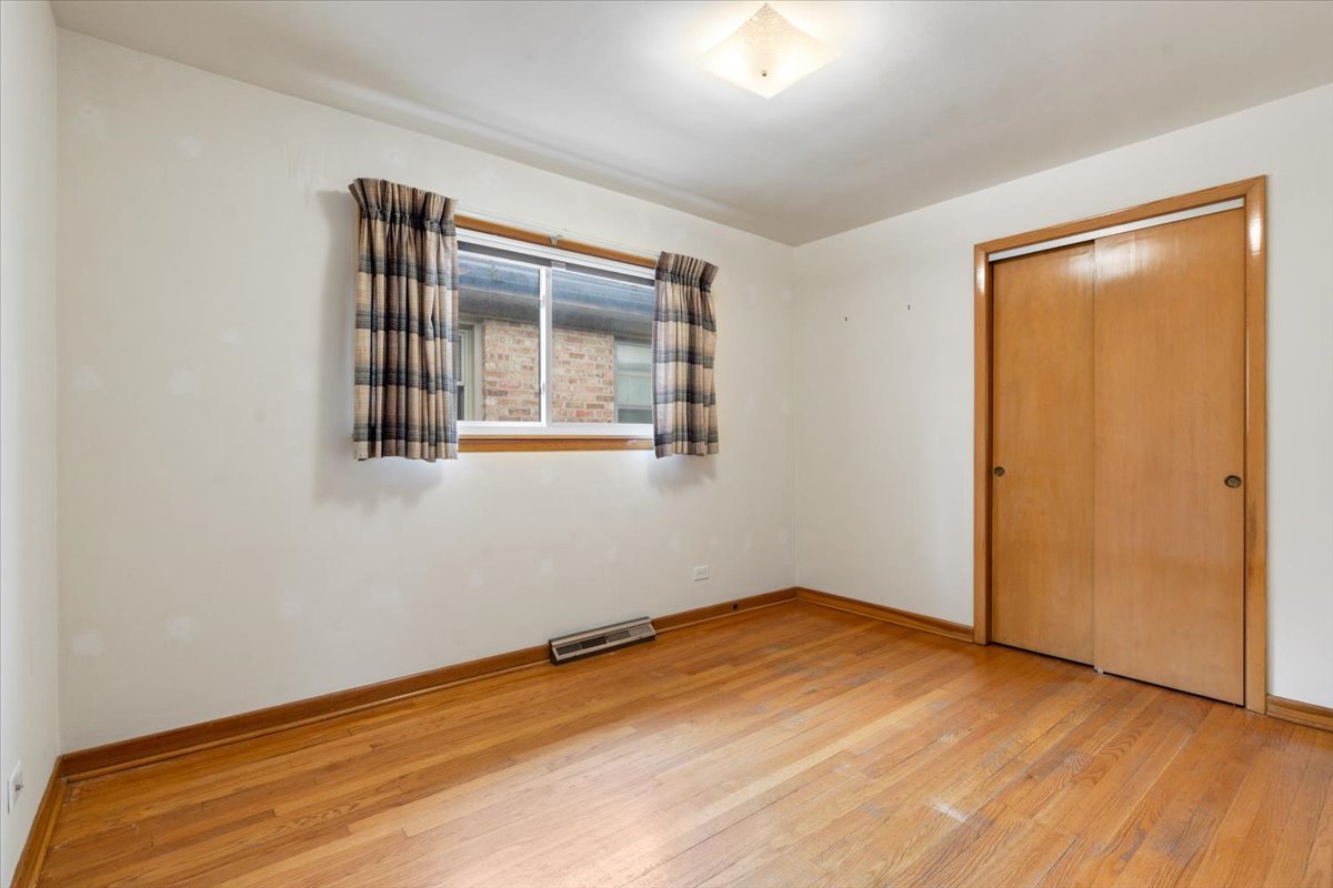 7101 W Devon Avenue Property Photo 12