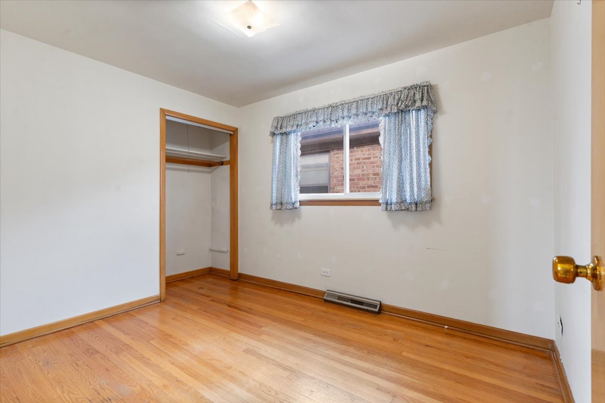 7101 W Devon Avenue Property Photo 13