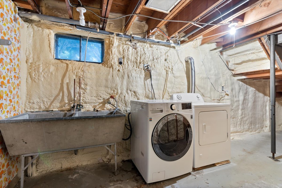 7101 W Devon Avenue Property Photo 18