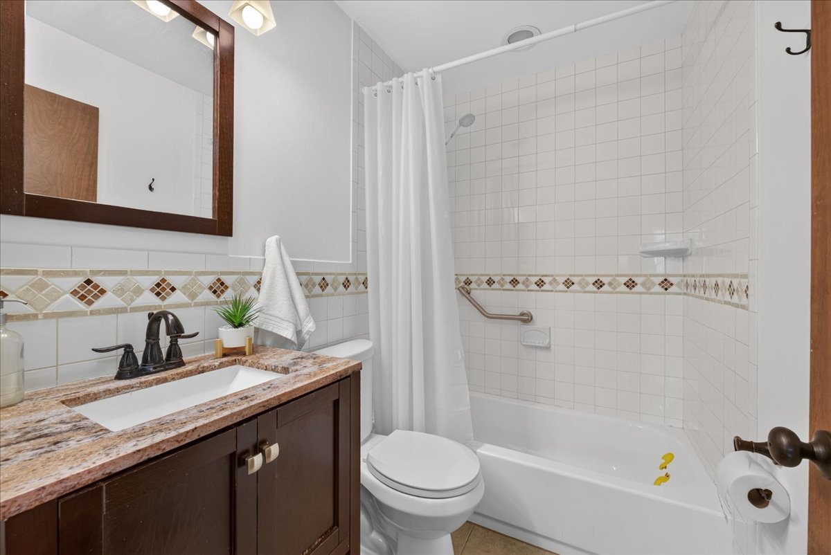 560 Lakeview Court Property Photo 22