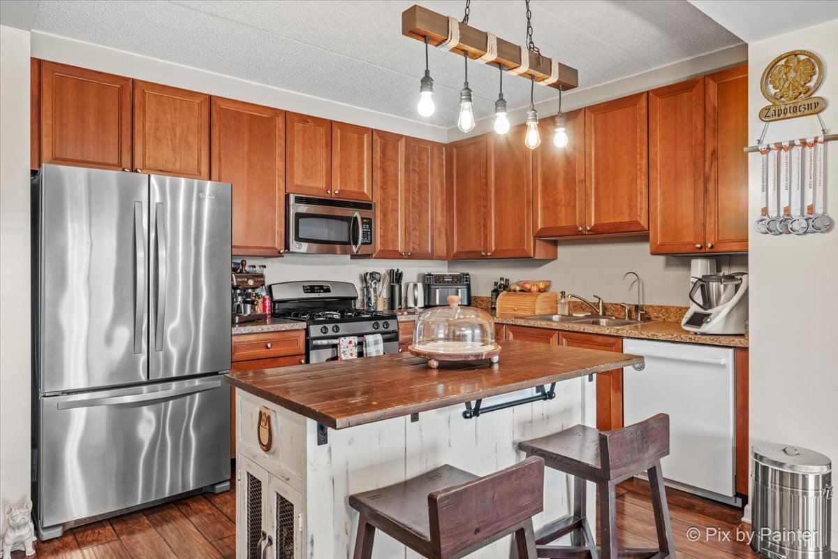 125 Lakeview Drive 403 Property Photo 6