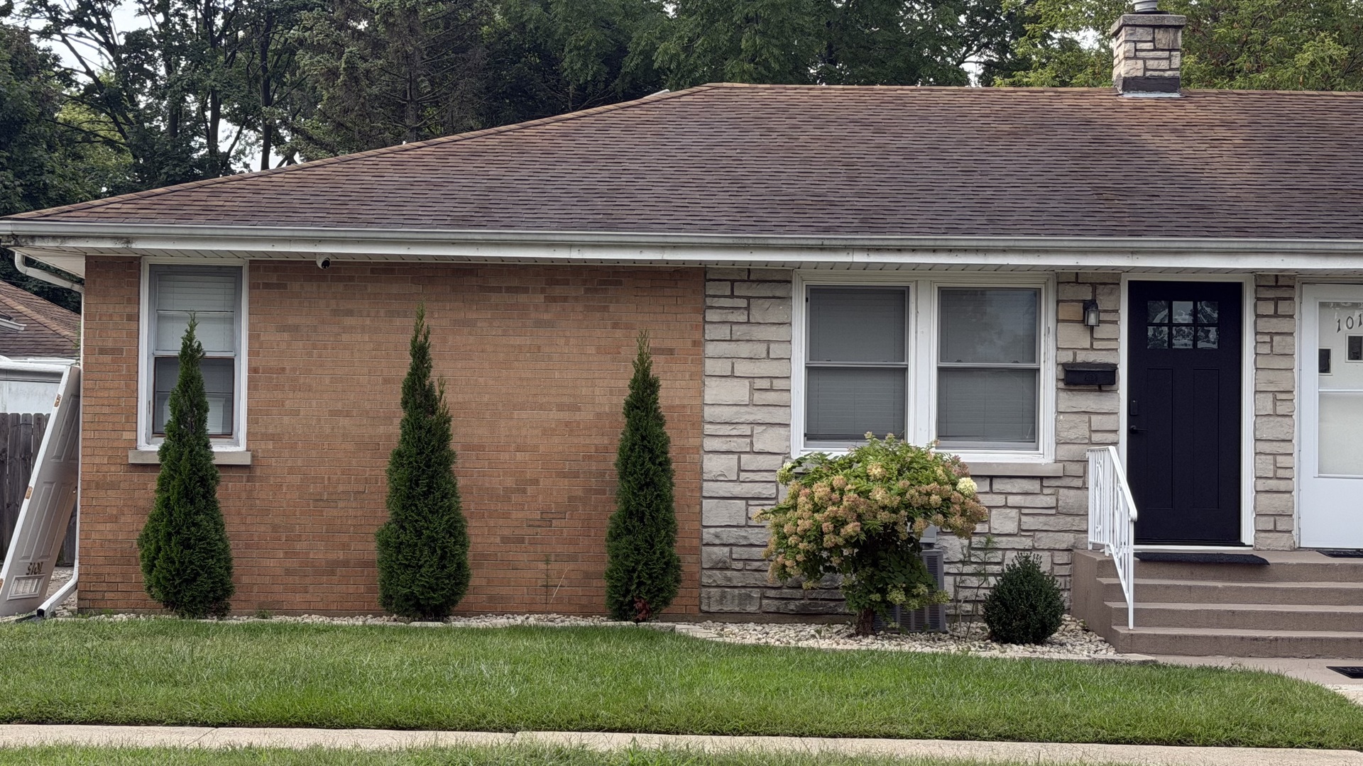 1015 18th Street Property Photo 2