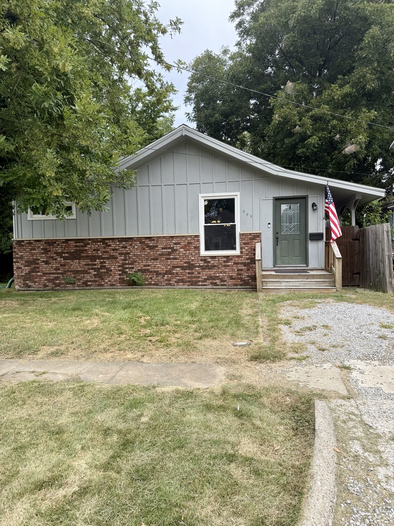205 W 6th Street