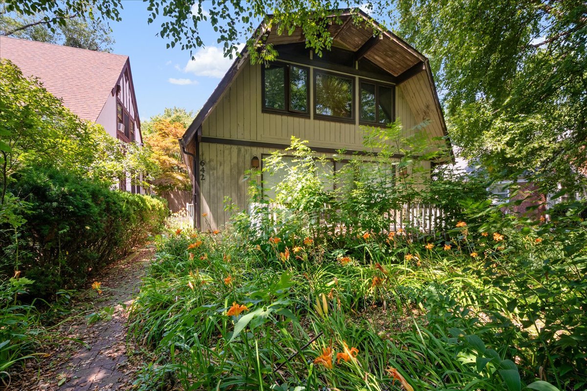 642 Sheridan Road Property Photo 1