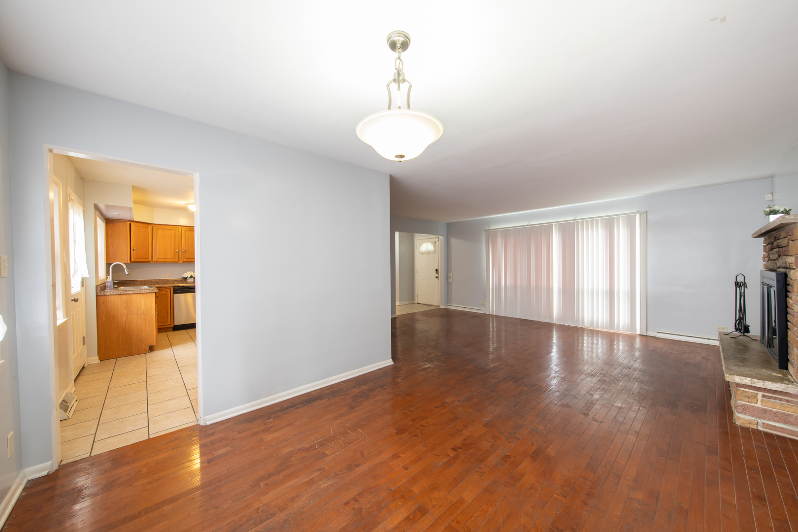 949 Braemar Road Property Photo 4