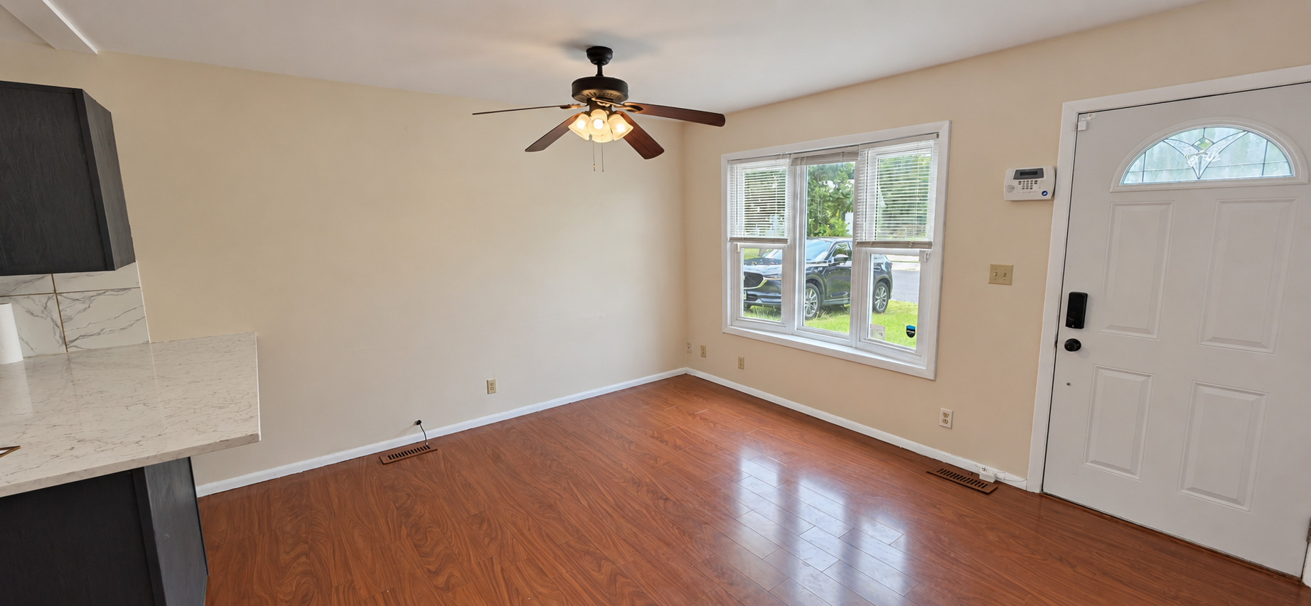 1110 Rainbow View Property Photo 2