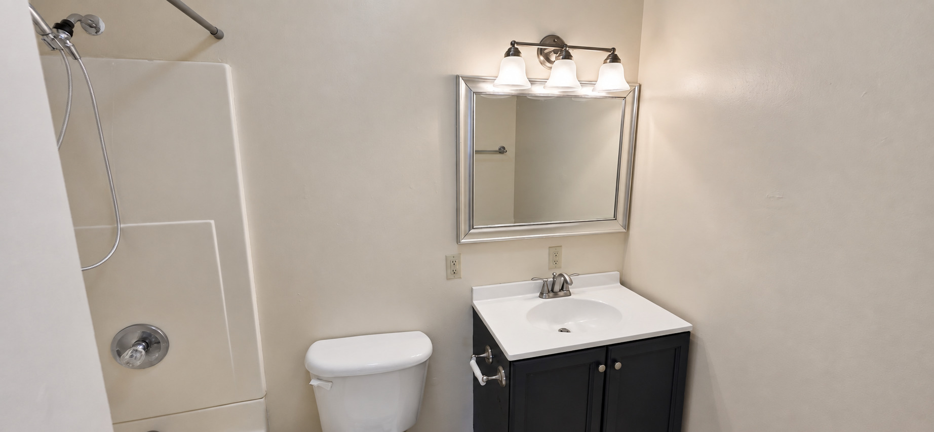 1110 Rainbow View Property Photo 8