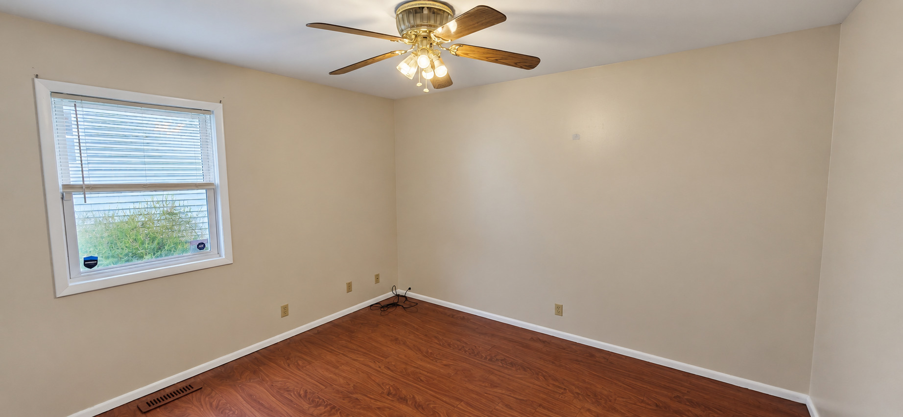 1110 Rainbow View Property Photo 10
