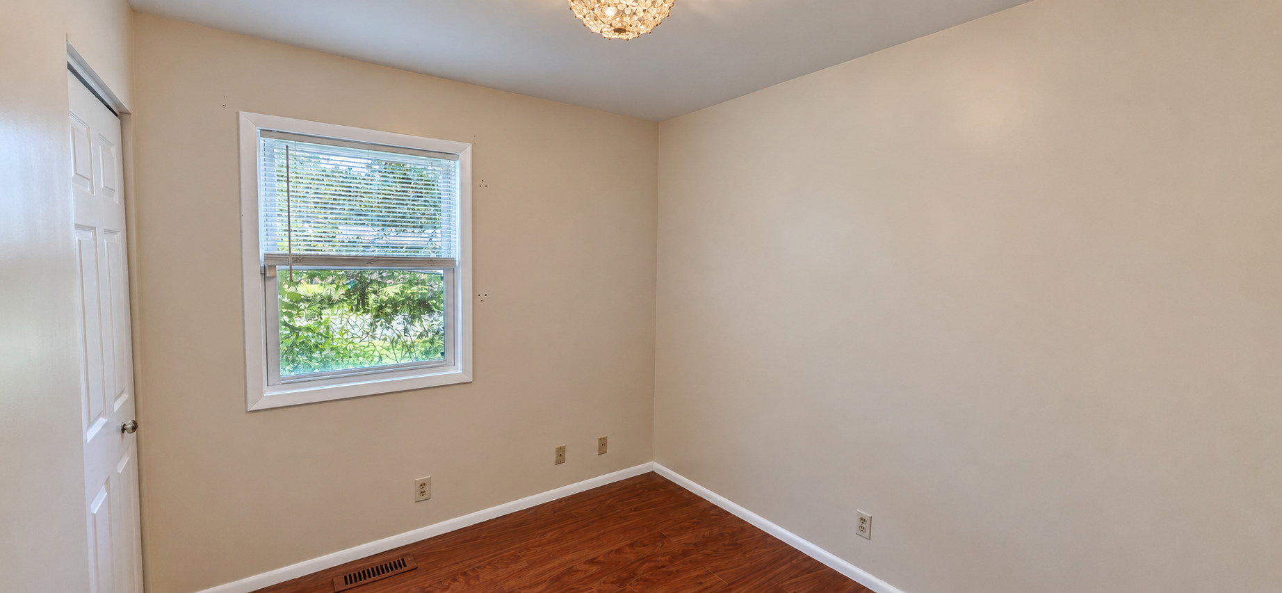 1110 Rainbow View Property Photo 11