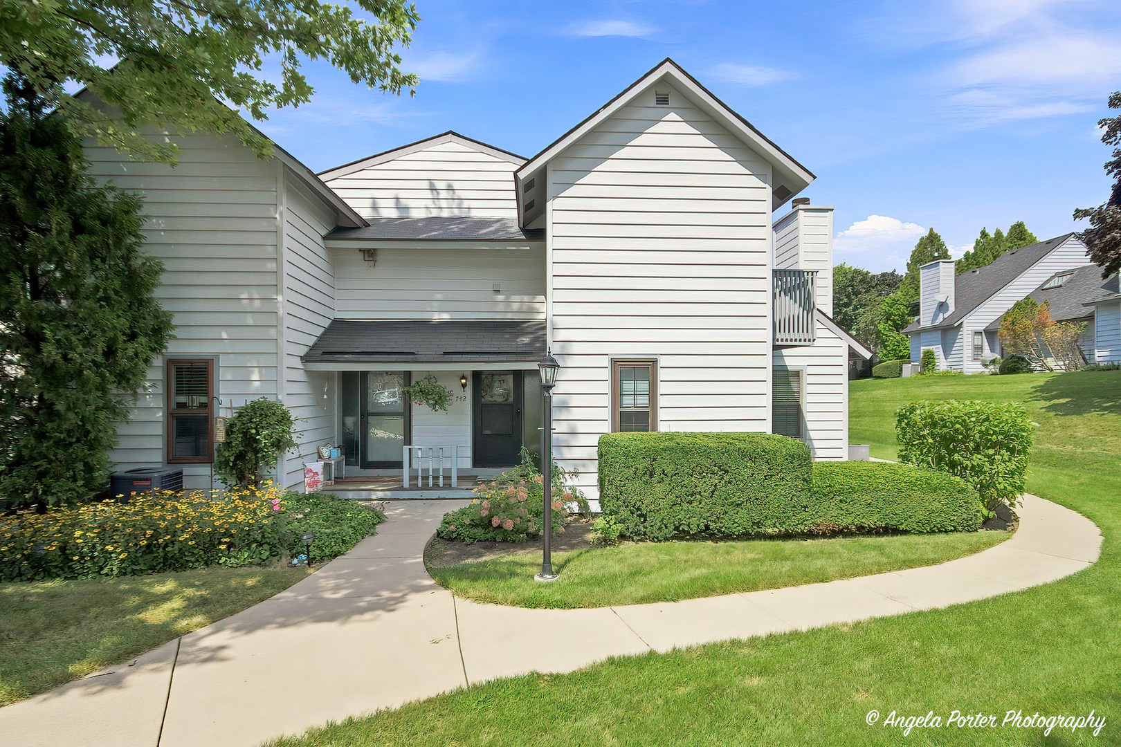 742 Glen Way 742 Property Photo 1