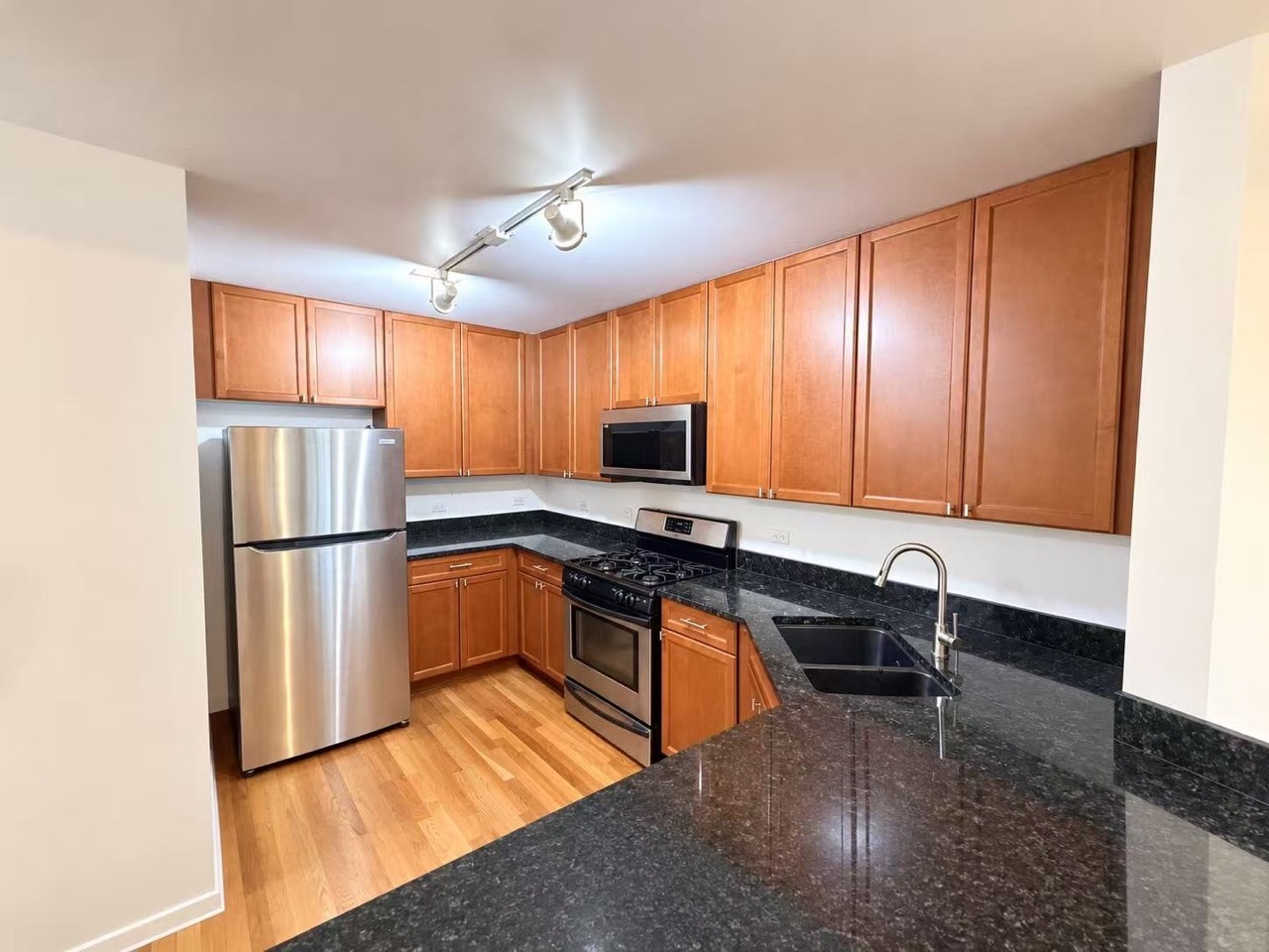 1935 S Archer Avenue 223 Property Photo 6