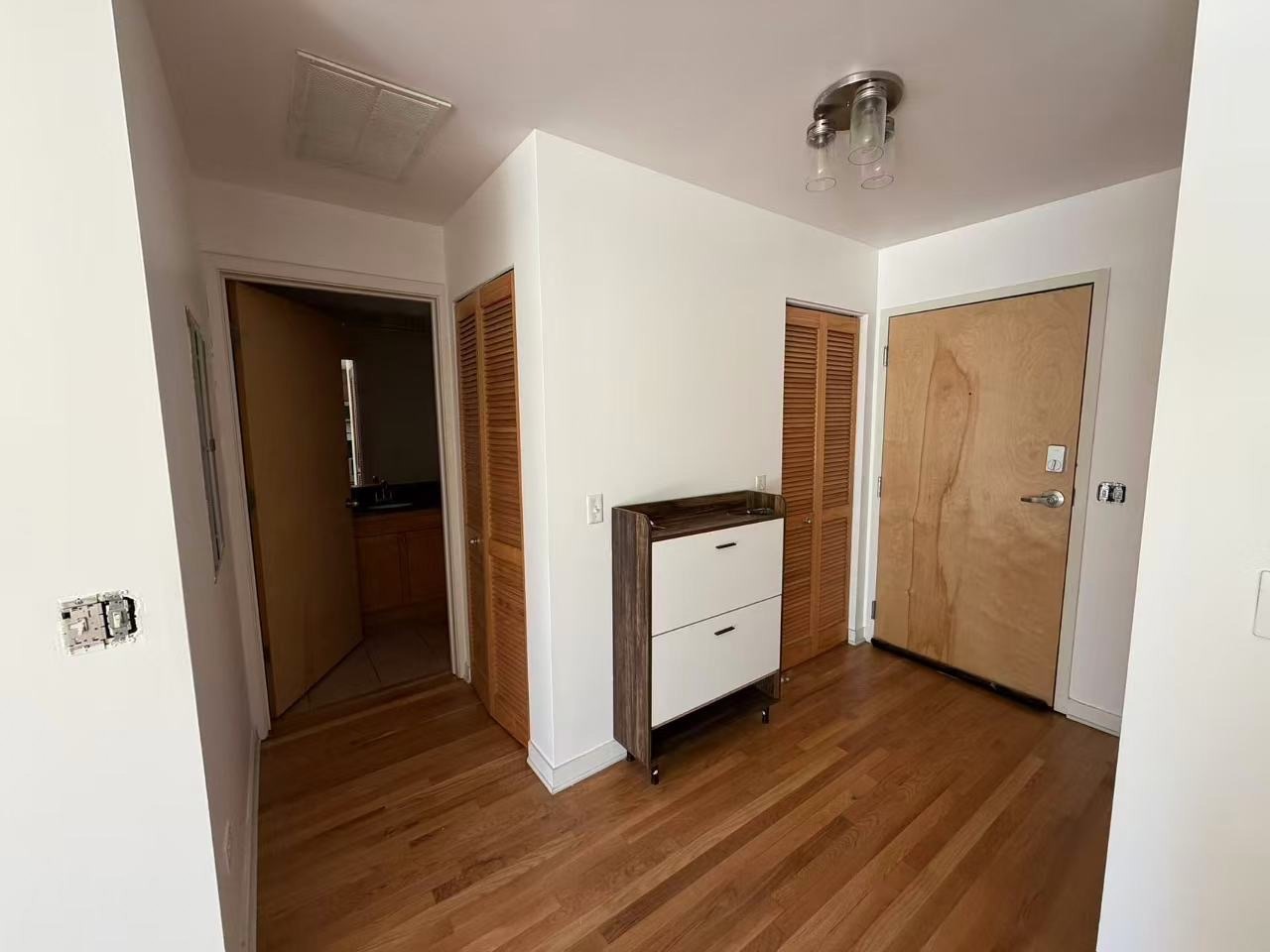 1935 S Archer Avenue 223 Property Photo 8