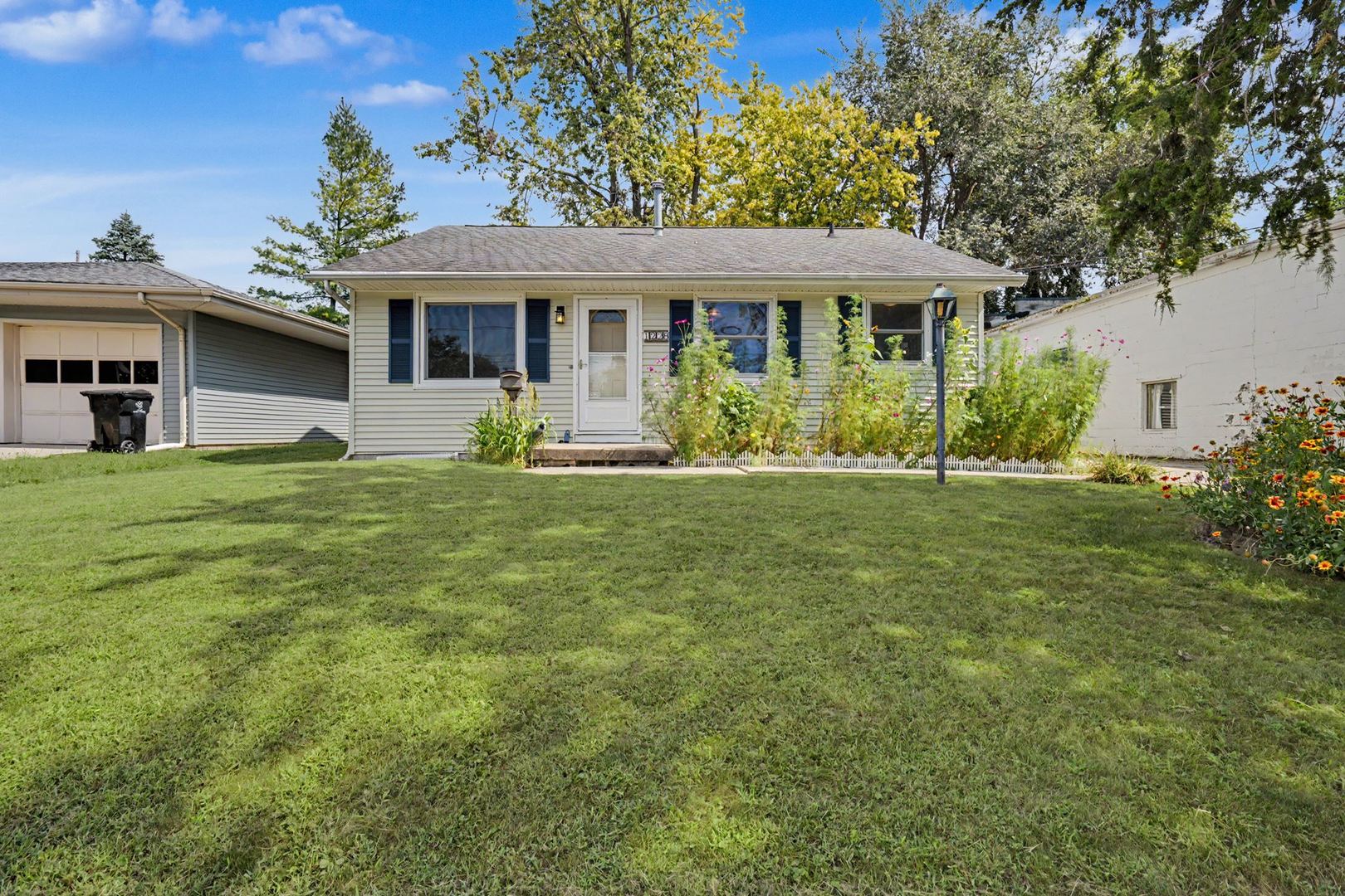 1228 S Mason Street Property Photo 1