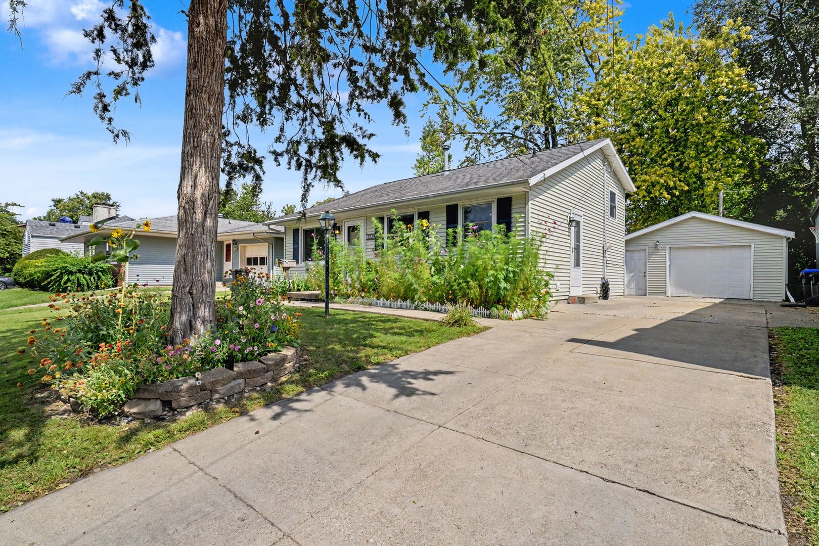 1228 S Mason Street Property Photo 2