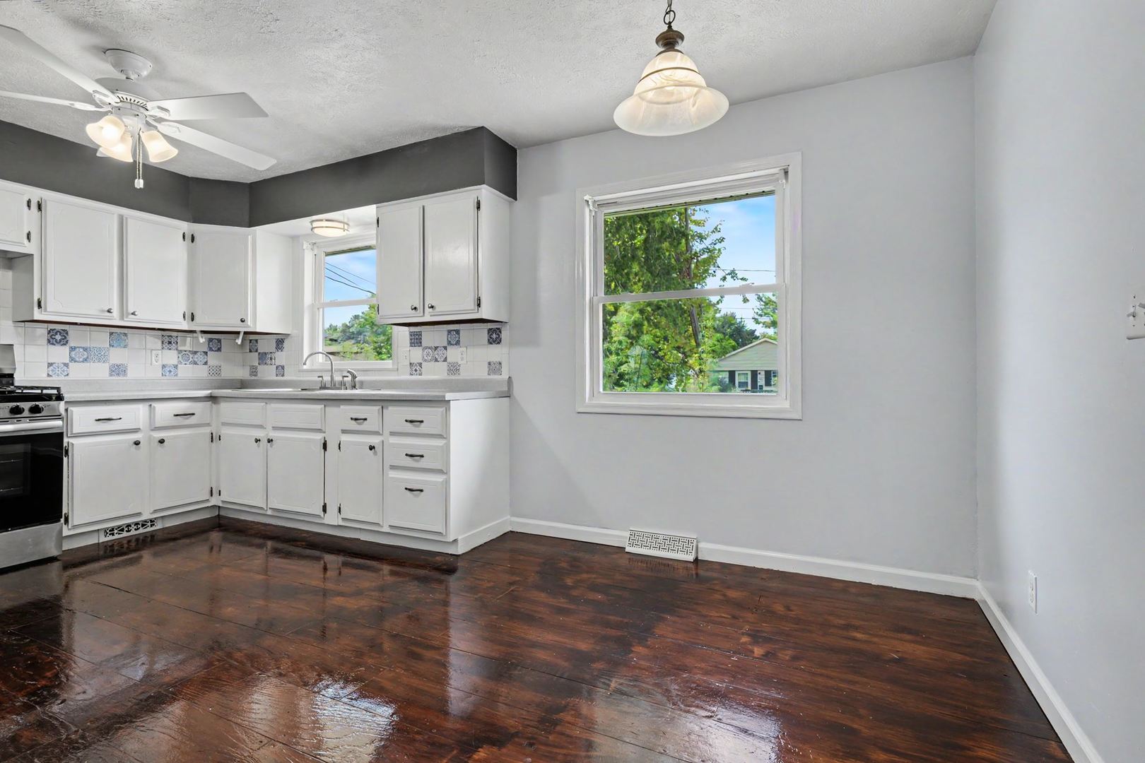 1228 S Mason Street Property Photo 8