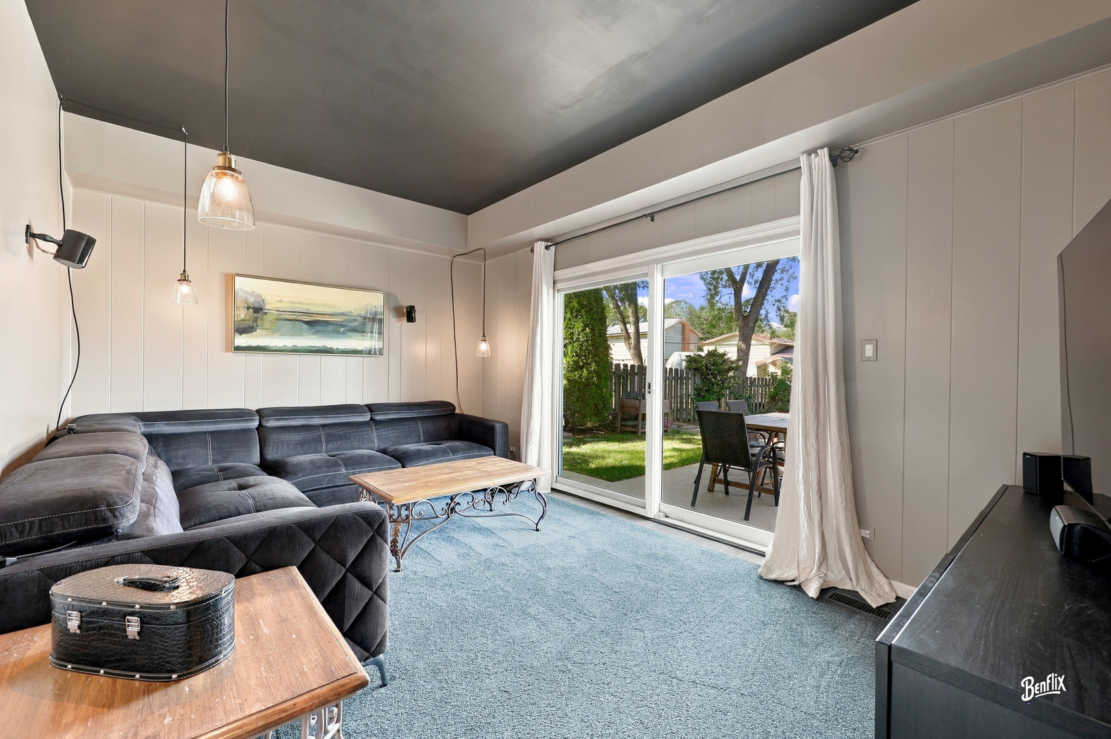 4 W Suffield Drive Property Photo 12