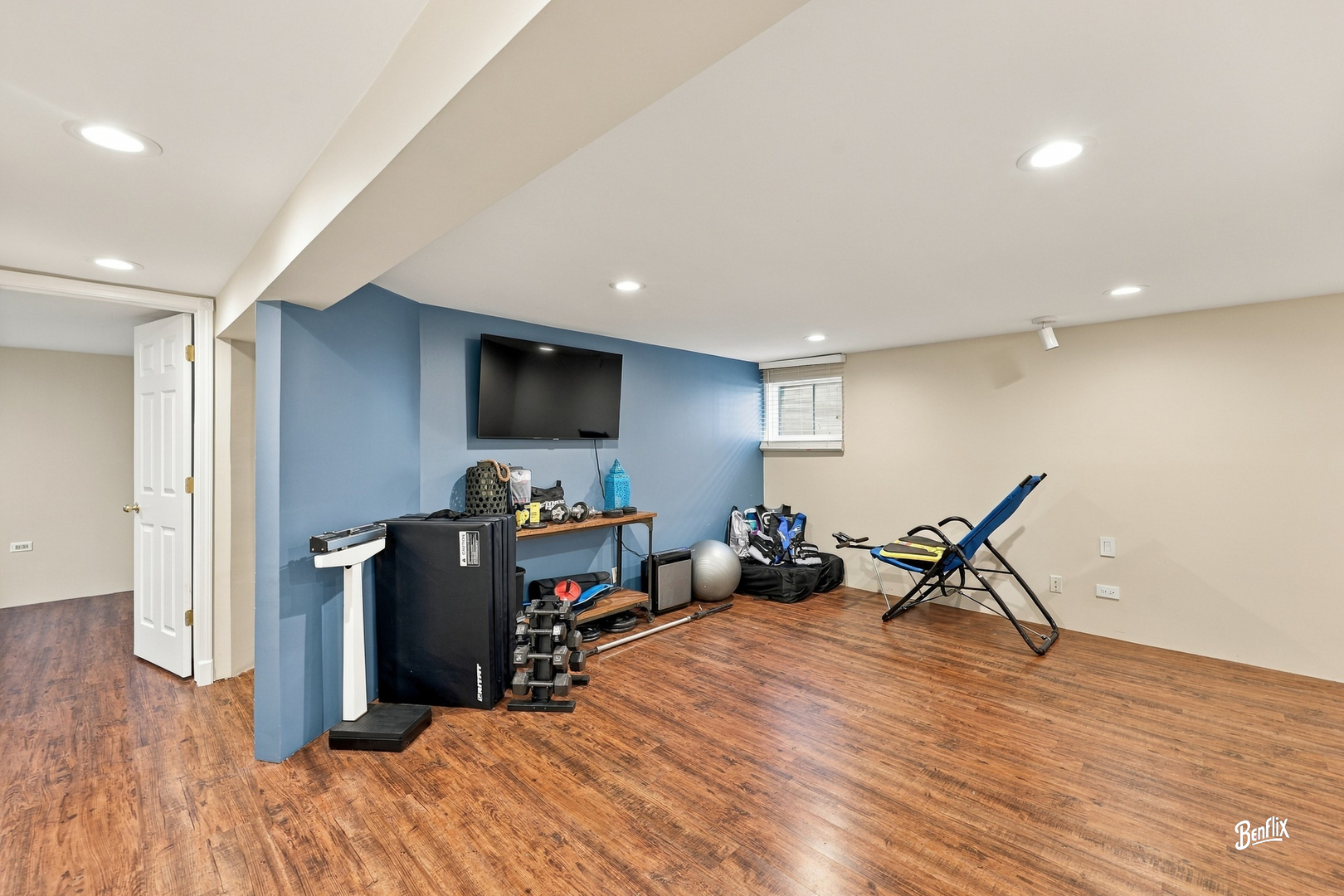 4 W Suffield Drive Property Photo 27