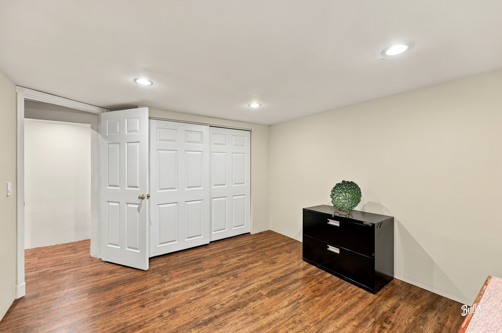 4 W Suffield Drive Property Photo 29