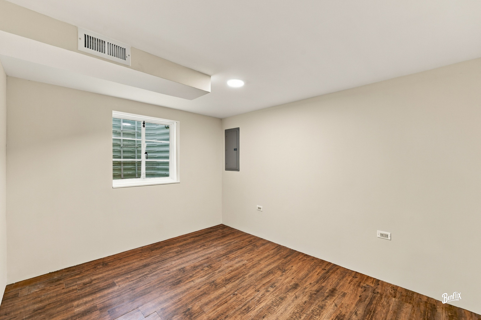 4 W Suffield Drive Property Photo 31