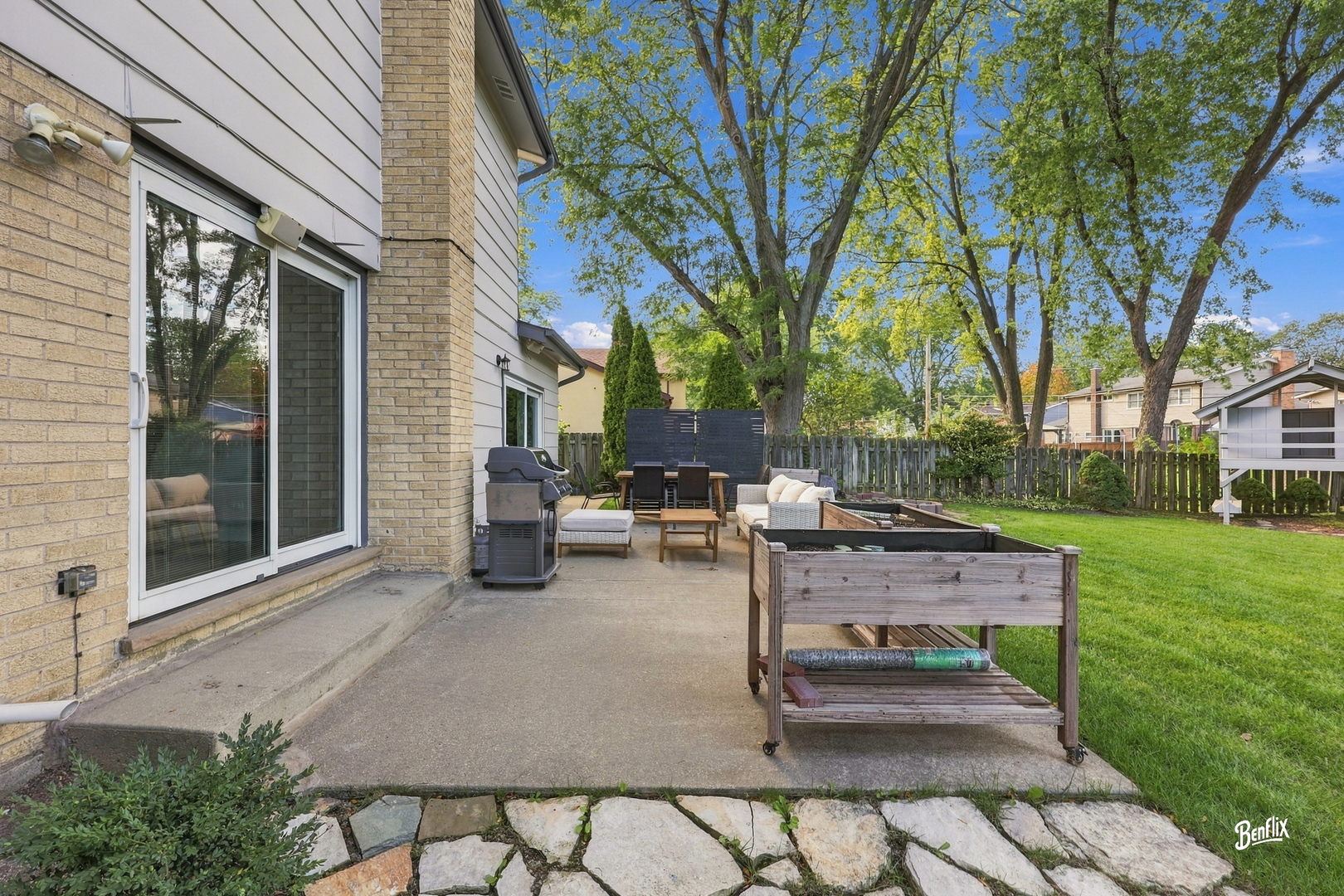 4 W Suffield Drive Property Photo 34