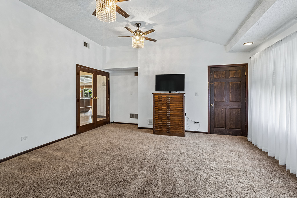 11420 S Mather Avenue Property Photo 7