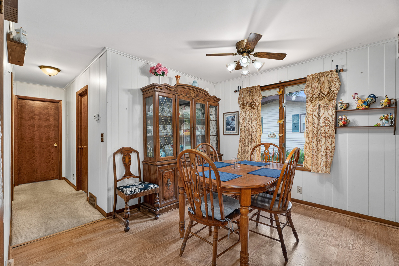 312 E South Street Property Photo 7