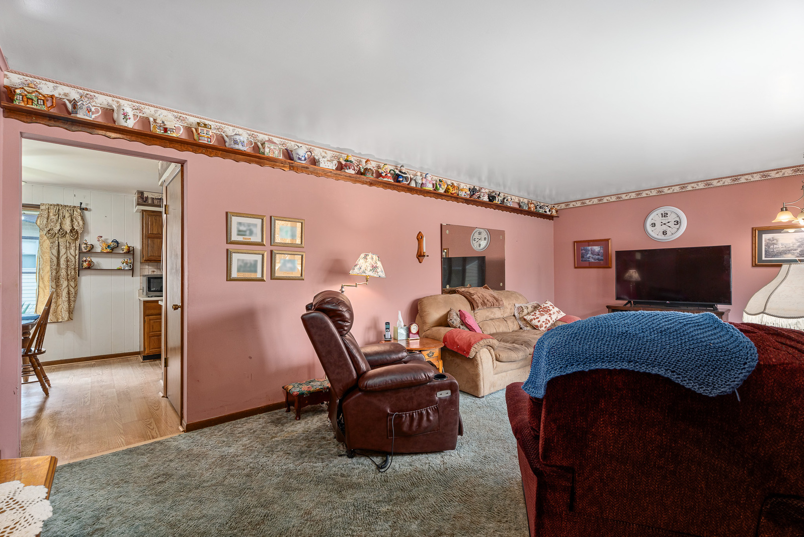 312 E South Street Property Photo 11